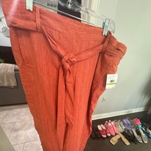 Women brand new with tags palazzo pants. Size 14
